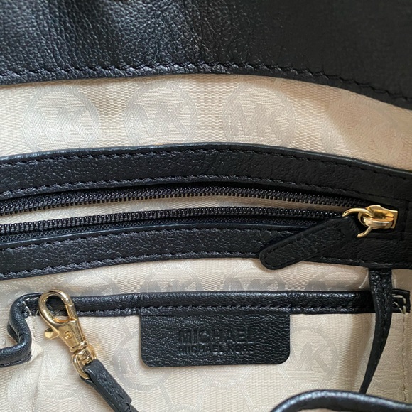 Michael Kors Black Leather Shoulder Bag with Gold Tone Accents - Picture 8 of 16